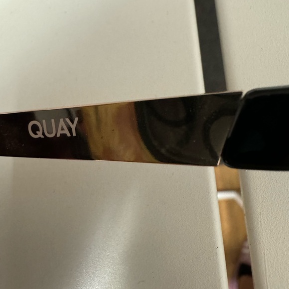Quay Australia Sunglasses - Picture 7 of 7